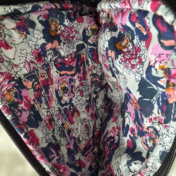 Vera Bradley puffer wallet - Picture 3 of 3